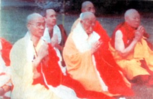 Dharma Teacher Guang Hsin, Bodhi Wentu Rinpoche, Dharma Master Wu Ming, Elder Monk Yi Zhao,Geshe Losang Zenzhu (Dharma Master Long Hui is on the left, outside of the picture) listen to H.H. Wan Ko Yeshe Norbu deliver discourse prior to invoking the Dharma to have Amitayus Buddha bestow Long Life Nectar.